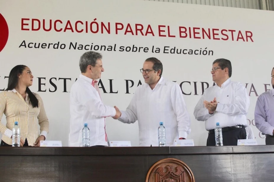 Moctezuma escuelas normalistas