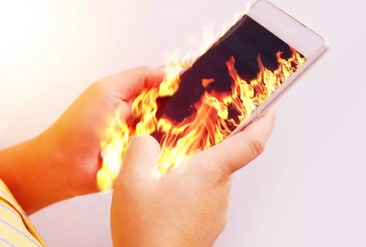 Tipo de fallas que provoca la ola de calor los celulares.