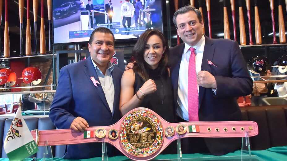 Jackie Nava Barby Juarez pelea