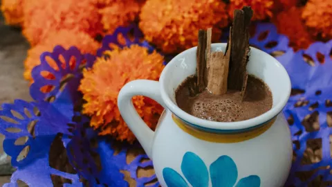 Tradiciones del 3 de noviembre: retiro del altar y destino de los alimentos de Día de Muertos