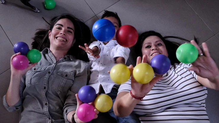 Pareja lesbiana realiza la primera adopción homoparental en Jalisco