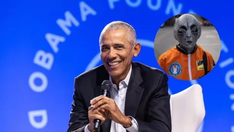 Foto del expresidente estadounidense Barack Obama y de un extraterrestre.