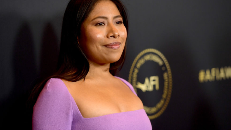 Yalitza Aparicio recomienda puesto de esquites en Oaxaca