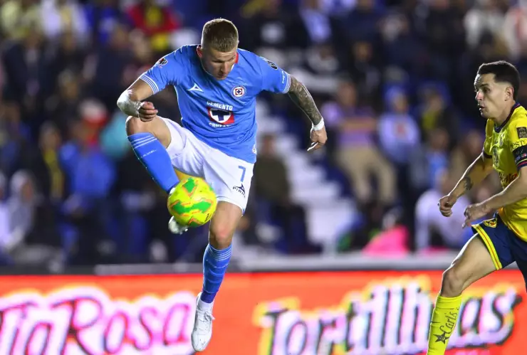 Cruz Azul vs América Mateusz Bogusz es el jugador más caro de ambos equipos Clausura 2025 Liga BBVA MX