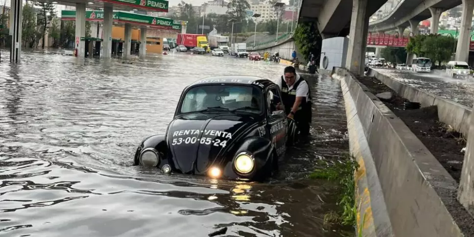 fuertes-lluvias-inundaciones-tlalnepantla.jpeg