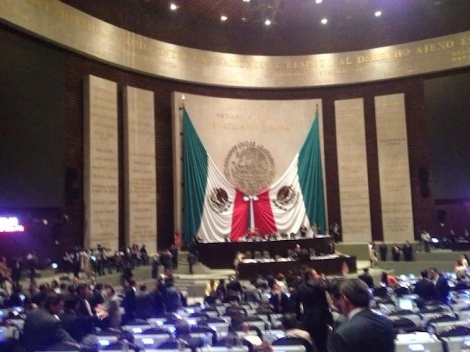 Las pantallas para las votaciones se apagaron debido a la falla eléctrica