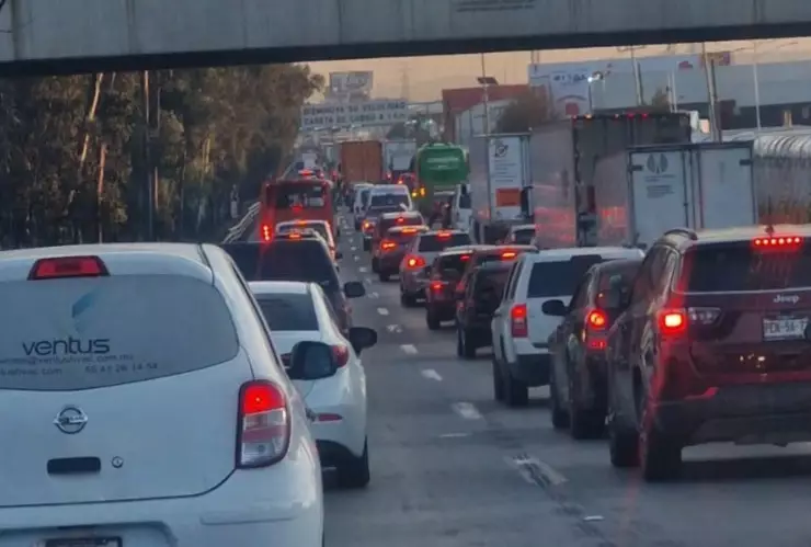 carretera 57 trafico hoy 3 de enero.png