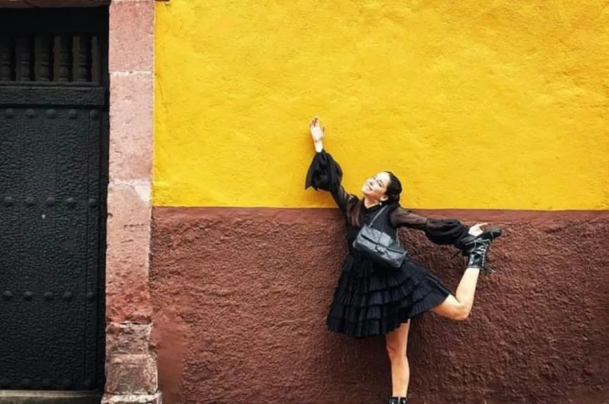 Ana puebleando.jpg