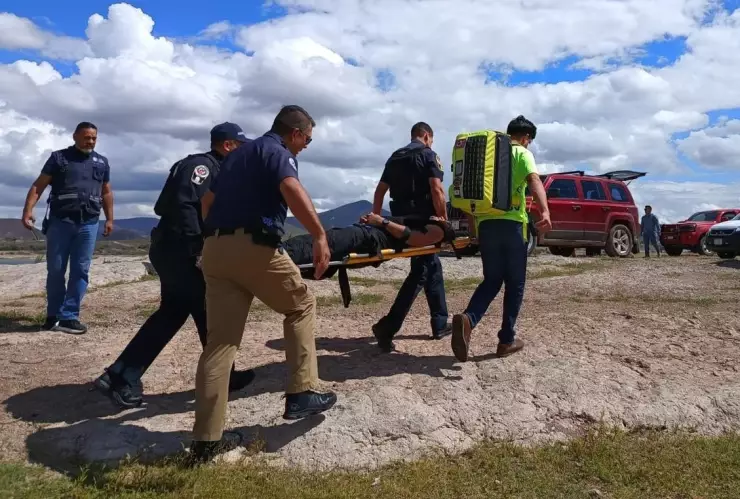 Los tripulantes fueron llevados a un hospital.