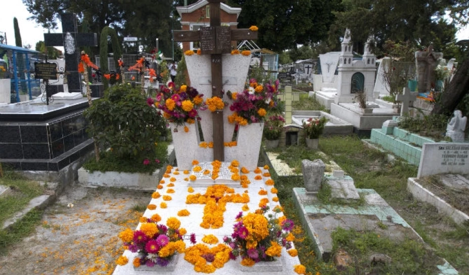 A los que seguimos en la Tierra, nos queda es prevenir los riesgos de salud para retrasar la llegada de la Catrina