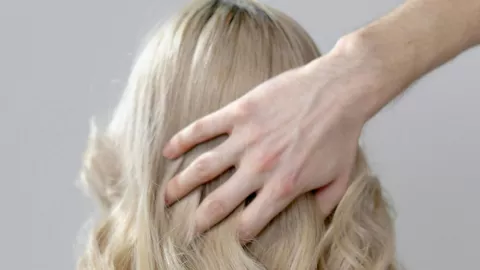 3 tonos de tintes de pelo para mujeres de 40 a 50 años que serán tendencia este 2026 Cashmere Blind