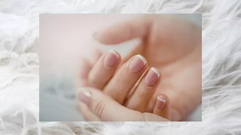 Uñas francesa delgada