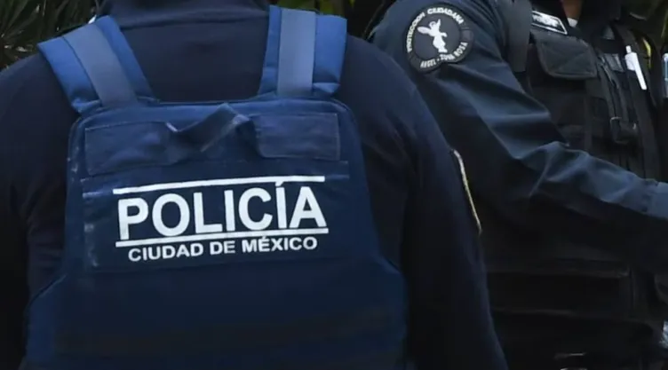 Con machete, hombre agrede a joven en Iztapalapa; policías lo detienen tras huida