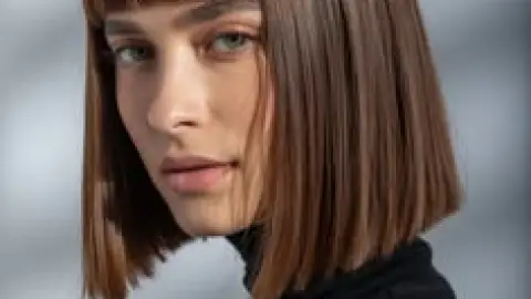 Blunt Bob con flequillo recto