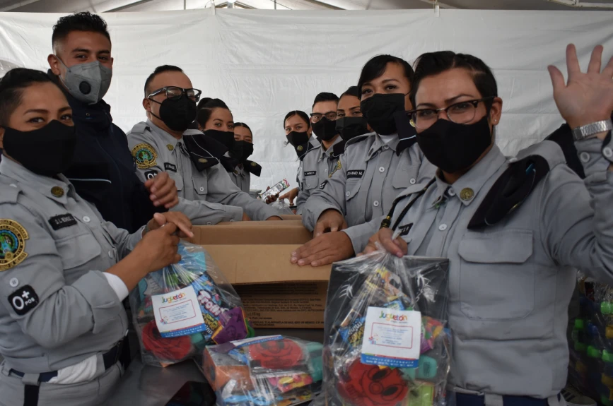 ¡Agradecemos a estos héroes que siguen sumándose con la causa del Juguetón Azteca! ¡Gracias, SSC, CDMX!