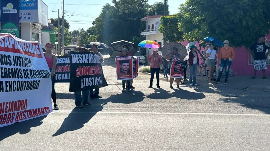 Marcha por Nery y Alejandro en Mazatlán
