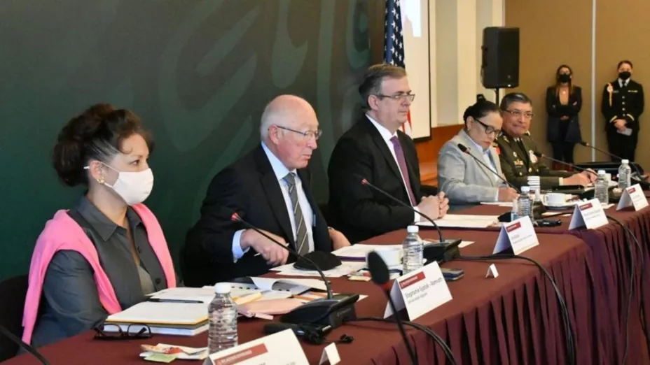 Entendimiento Bicenenario Marcelo Ebrard (SRE), Rosa Icela Rodríguez (SSPC) Ken salazar Embajador de EU en México Foto SRE.jpg