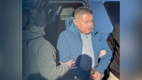 Un inmigrante de El Salvador detenido por el ICE en Boston.