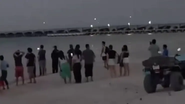 PAREJA es captada en actos indebidos en plena playa de Progreso, ante decenas de visitantes; esto se sabe