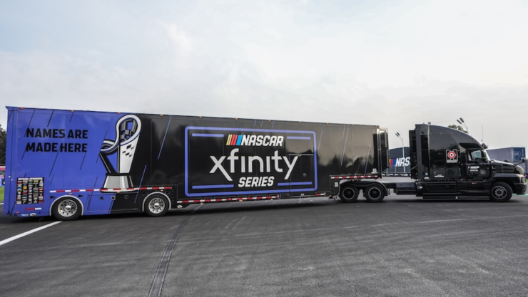 convoy de NASCAR es captado transitando por la mexico queretaro.png