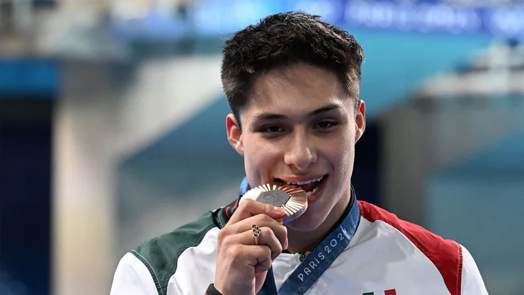 Osmar Olvera dijo presente en la carrera de NASCAR