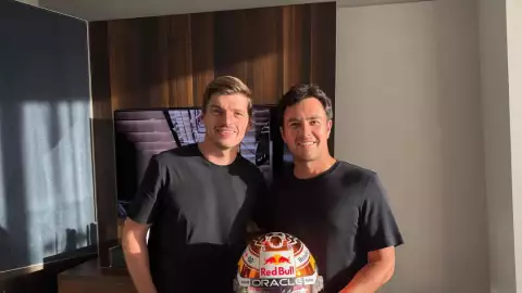 Max Verstappen y Checo Pérez, pilotos de la Fórmula 1.