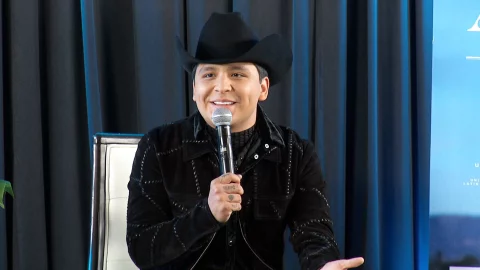 Christian Nodal Ventaneando