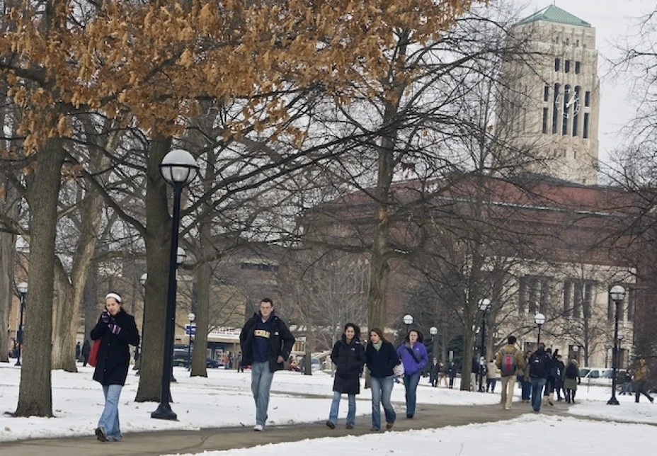 3 estados prohíben que estos estudiantes califiquen para la matrícula estatal, y otros 2 les impiden matricularse en universidades públicas