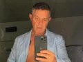Alejandro posando.jpg