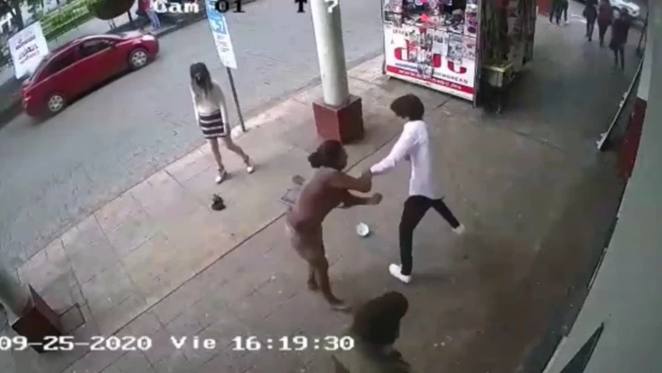 Mujer indigente Michoac&aacute;n