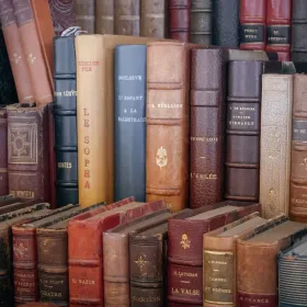 Los libros que debes leer al menos una vez en tu vida según la IA
