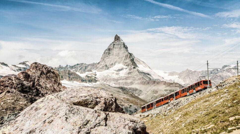 el-mundo-fantastico-que-se-esconde-entre-las-montanas-de-suiza-zermatt.jpg