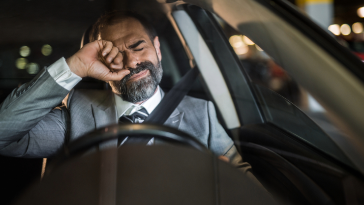 Tesla implementa función para determinar si el conductor tiene sueño