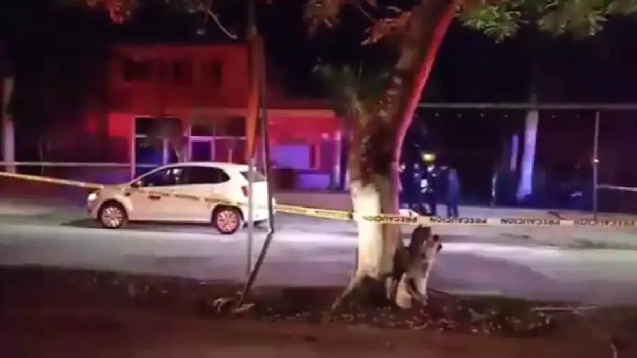 ejecutan a dos personas fuera de un bar en cozumel