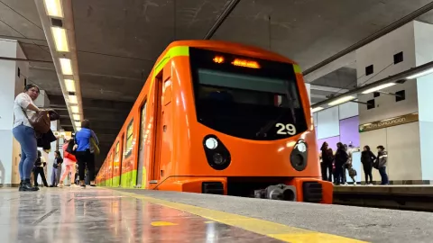Aglomeraciones y retrasos en el Metro CDMX y Metrobús
