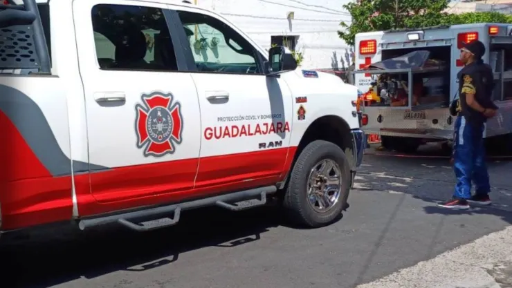 Se reporta el derrumbe en una casa en la colonia Postes Cuates: Un hombre quedó atrapado