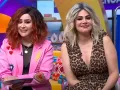 Durante el programa en vivo y al verse entre ellas, las conductoras no dejaban de reír por lo diferente que lucían. | Fotos: INSTAGRAM / @vengalaalegria