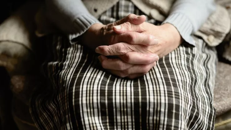 Adulta mayor mata a golpes a su nieto de 8 años en Michoacán