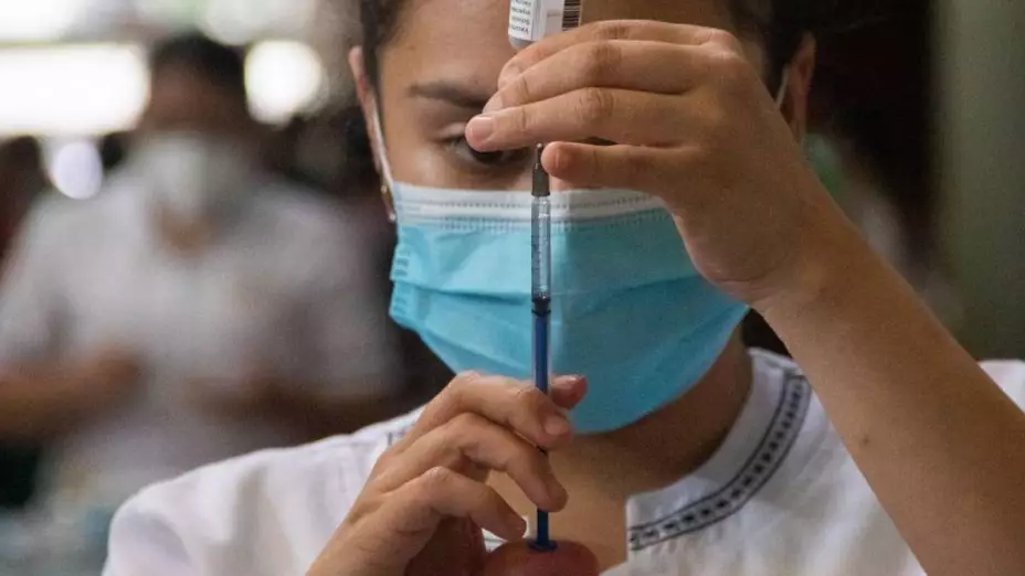 Anuncian segundas dosis contra Covid en jóvenes en Cancún