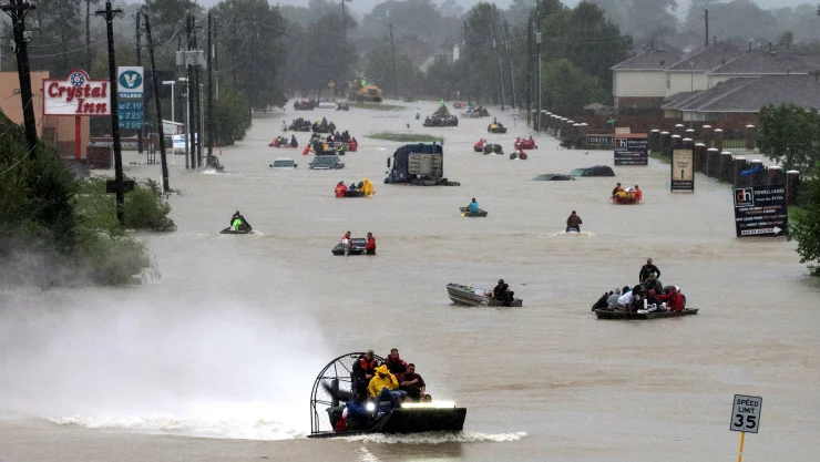 Elevan a 16 los muertos por huracán Harvey en Texas