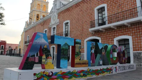 El Pueblo Mágico de Atlixco destaca por su belleza natural y su clima privilegiado.