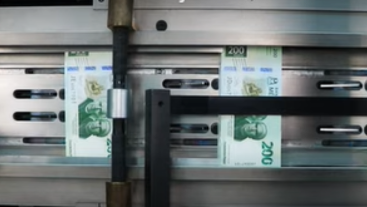 Detalles de la nueva moneda de plata y billetes conmemorativos del Banco de México