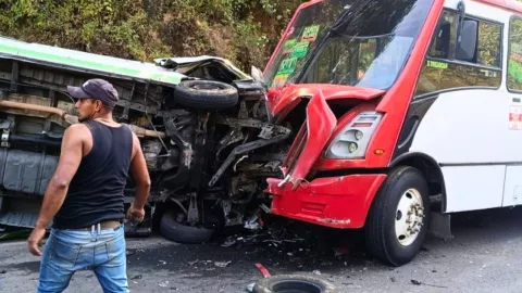 El accidente ocurrió en una curva de baja visibilidad en la carretera rumbo a Chalma