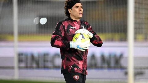 Memo Ochoa.jpg