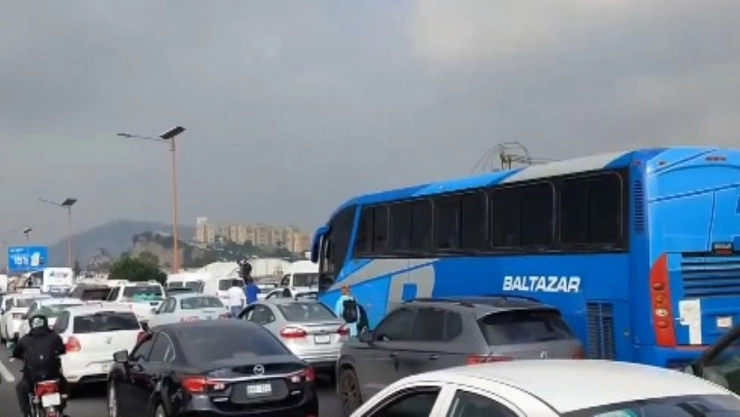 Autopista México-Pachuca, colapsada en dirección Indios Verdes por manifestantes