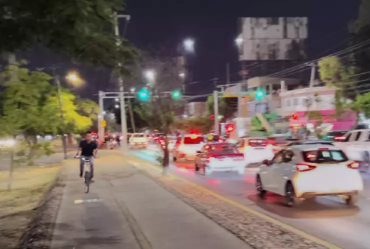 Tráfico sobre el Juan Alonso de Torres, en León, por percance vial hoy 14 de noviembre