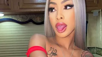 Yailin enseñando la lengua..jpg