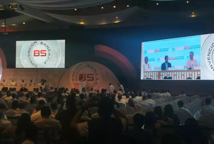 Convención Nacional Bancaria 2024 será en Acapulco pese a daños por huracán “Otis”
