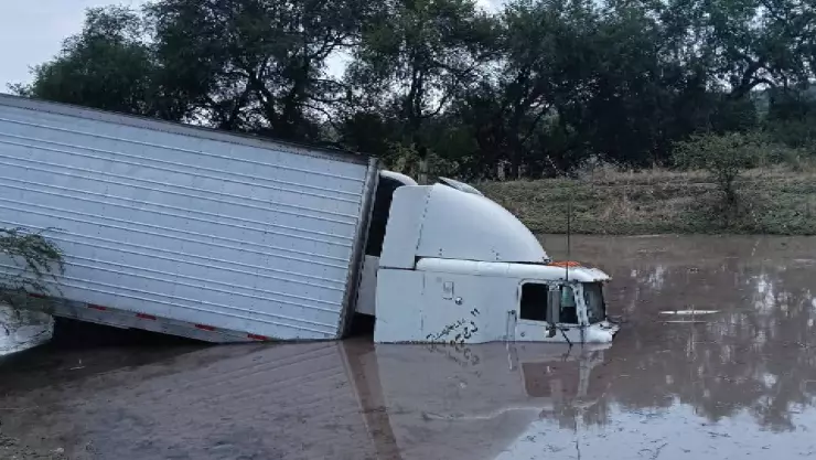 Accidente tractocamión Salamanca-Morelia