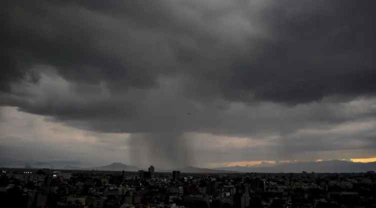 Para este lunes se prevén lluvias fuertes a muy fuertes en el Valle de México